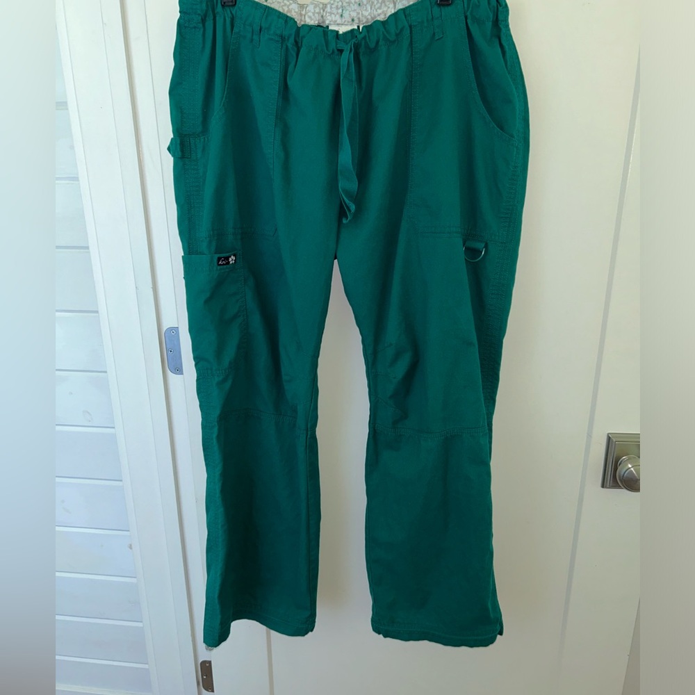 Koi Lindsey cargo scrub pants women's sz 2X petite EUC Hunter green